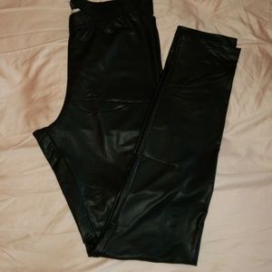 Arden B wet / faux leather look legging